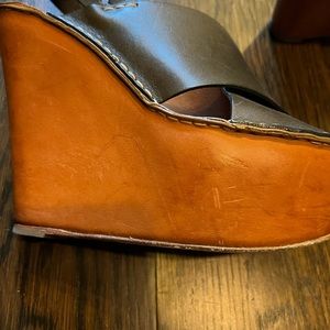 Chloe Olive green and wood platform sandals